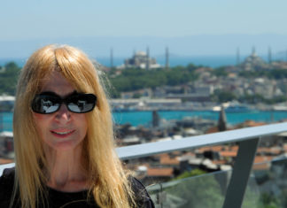 An Interview with Lyn Lifshin