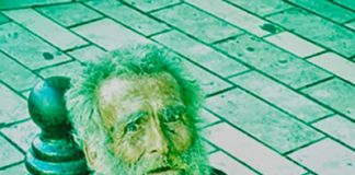 Jesus Visits the Central Bus Station