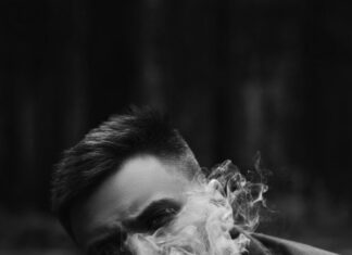 no lighthouse for the smog in my eyes