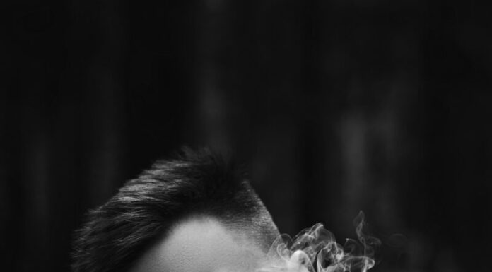 no lighthouse for the smog in my eyes