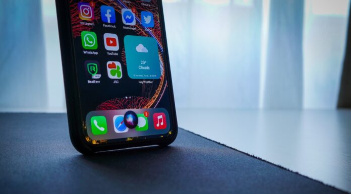 Shut Up, Siri black iphone 5 on black table