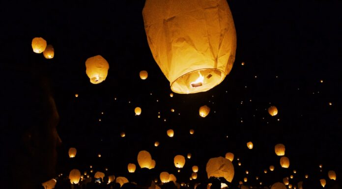 Redshift white paper lantern with light