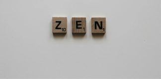 Que Sera Sera brown Zen decor