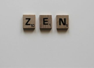 Que Sera Sera brown Zen decor