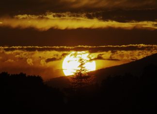 Sunset Drama: A Gallery of Ten Vancouver Sunset Photographs by Rod Raglin