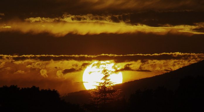 Sunset Drama: A Gallery of Ten Vancouver Sunset Photographs by Rod Raglin